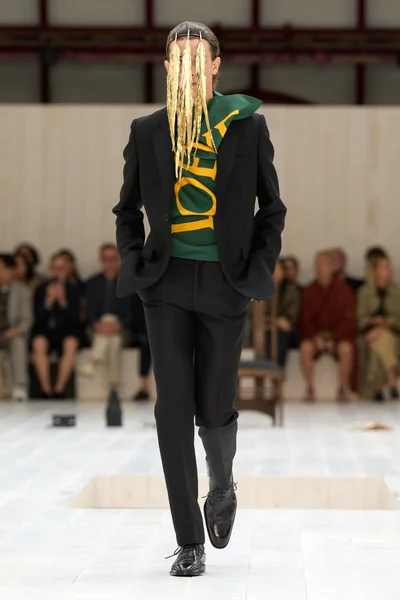 Look 4